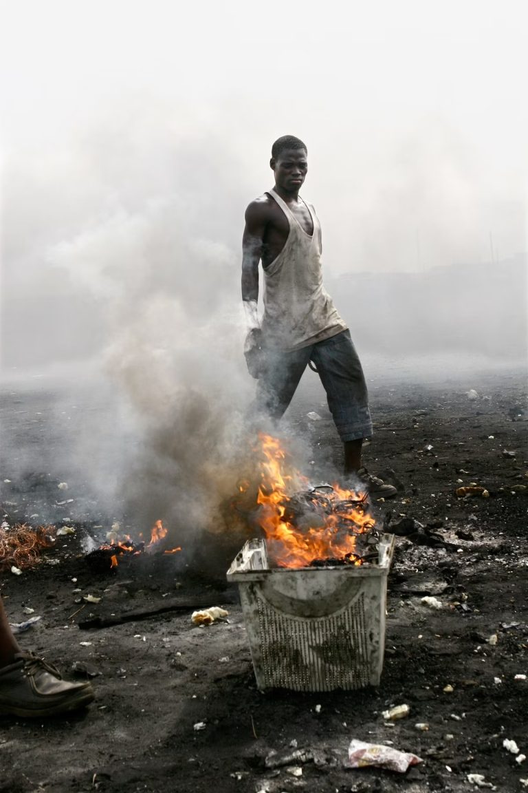 https://thetricontinental.org/wp-content/uploads/2026/04/Nyaba-Le%CC%81on-Ouedraogo-Burkina-Faso-Lenfer-du-Cuivre-2008.1-768x1152.jpg